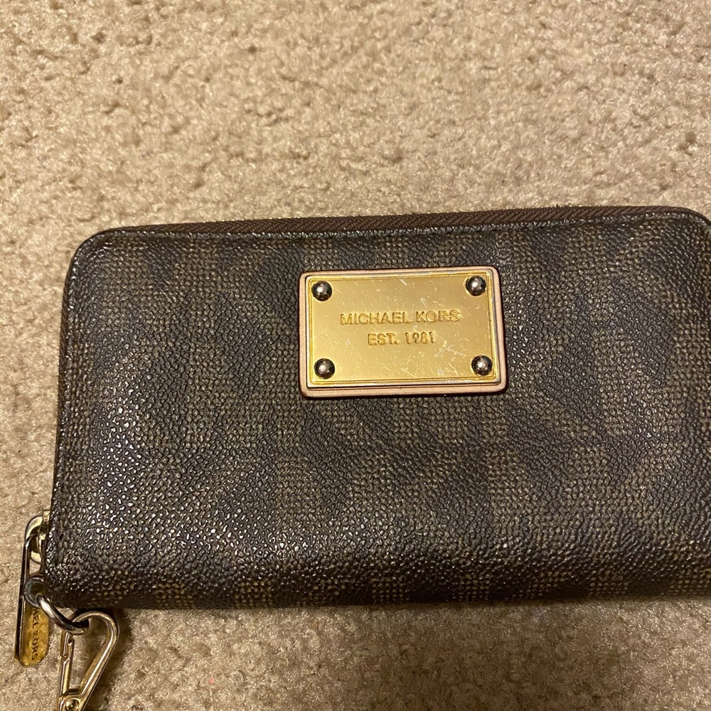Michael Kors wristlet